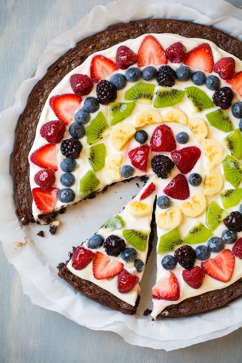 Brownie Fruit Pizza, Fruit Pizza Topping, Fruit Pizza Icing, Fruit Pizza Cups, Dessert Tarts, Pizza Halloween, Fruit Pizza Frosting, Fruit Pizza Bar, Fruit Pizzas