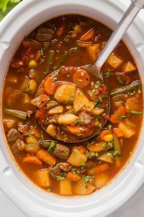 Tasty Soup Recipes | This Crockpot Vegetable Beef Soup is a hearty and healthy recipe that takes just 15 minutes to prep Beef Soup Crockpot, Crockpot Vegetable Beef Soup, Crockpot Vegetable, Beef Veggie Soup, Soup Recipes Healthy Crockpot, Healthy Crockpot Soup, Crock Pot Vegetables, Chicken Vegetable Soup Recipes, Soup Beef