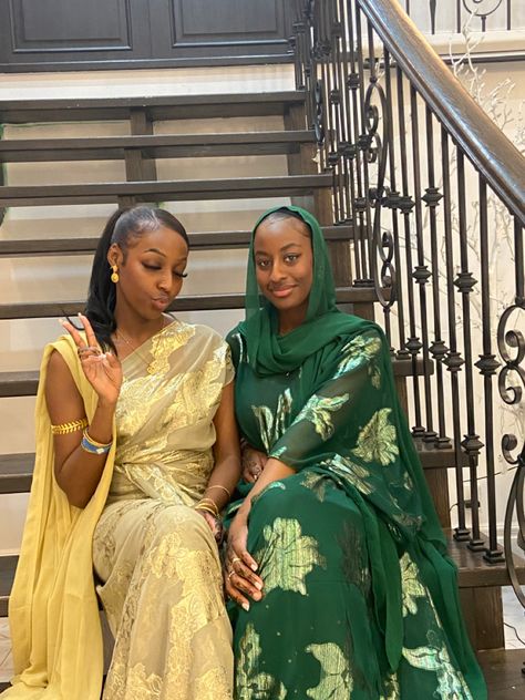 Somali Guntino Wedding, Somali Guntino, Sudanese Clothing, Somali Clothes, Somali Clothing, Dirac Somali, Somali Beauty, Somali Culture, Nigerian Traditional Dresses