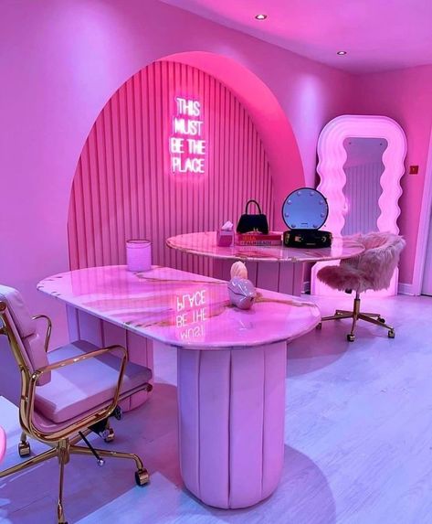 Makeup Studio Decor Ideas, Nail Room Ideas Home, Japanese Bedroom Ideas, Bedroom Plants Decor, Beauty Shop Decor, Makeup Studio Decor, Nail Room Ideas, Beauty Room Salon, Esthetician Room Decor