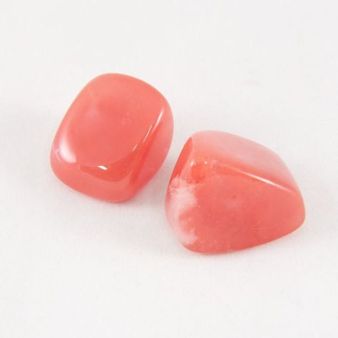 Cherry Quartz is a crystal with incredible energy, yet it doesn’t get the attention it deserves. Click here to learn about its meaning and healing properties. Cherry Quartz Meaning, Quartz Benefits, Crystal Kingdom, Earth Gift, Cherry Quartz, Care Box, Spiritual Crystals, Yellow Turquoise, Mary Ann