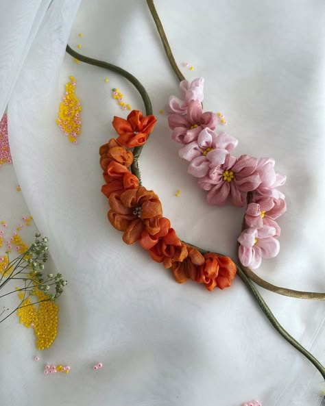 Nomad (@diariesofnomad) | Instagram Textile Hair Accessories, Diy Cloth Hair Accessories, Hair Accessories Handmade Ideas, Fabric Flower Hair Accessories, Simple Flower Decoration, Fabric Hair Accessories, Paper Flower Decorations, Flower Decoration Ideas, Hair Accessories Diy