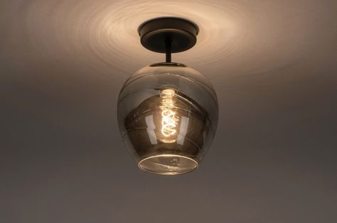 Charmante plafondlamp met sfeervol karakter! Deze plafondlamp valt op door de sierlijke, elegante vormgeving. Het rookglas heeft een zwart / grijze kleur en is voorzien van een subtiele bewerking in de vorm van een lijnenstructuur. Het taps toelopende glas hangt aan een zwart armatuur aan het plafond Lamp In Toilet, Wc Lamp, Gang Lamp, Lamp Gang, Toilet Lamp, Lamp Hal, Good Company, Light Bulb, Room Design