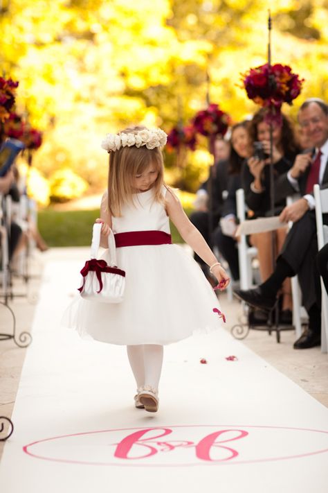 Vintage Winter Weddings, Girls Dres, Red Flower Girl, Flower Girl Outfits, Celebrity Prom Dresses, Gallery Photography, Chic Vintage Brides, Elegant Wedding Reception, Wedding Photo Gallery