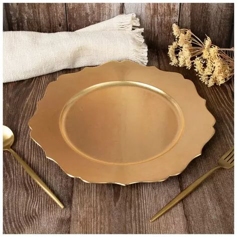 Disposable Wedding Table Settings, Gold Charger Plates Wedding, Wedding Shower Brunch, Elegant Table Decor, Charger Plates Wedding, Gold Charger Plate, Brown Plates, Gold Chargers, Charger Plate