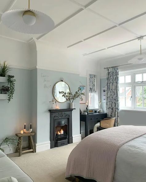 Farrow and Ball Borrowed Light 235 bedroom Farrow And Ball Borrowed Light, Victorian House Bedroom, Modern Victorian Bedroom Ideas, Modern Victorian Bedroom, Farrow And Ball Bedroom, Farrow And Ball Living Room, Beautiful Bedroom Colors, Borrowed Light, House Bedroom Ideas