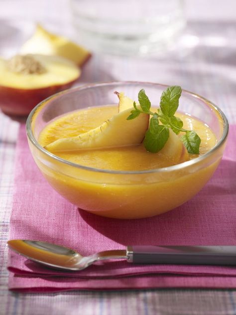 Hungarian Cold Peach Soup Recipe - Hideg Oszibarack Leves Peach Soup Recipe, Peach Soup, Cold Soup Recipes, Fruit Soup, Rice Cake Recipes, Chilled Soup, Summer Soup, Peach Desserts, Cold Soup