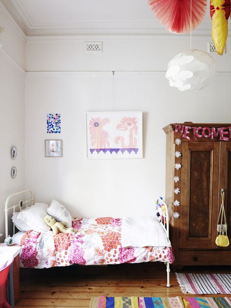 Sarah Murphy, Matthew McCaughey and Family — The Design Files | Australia's most popular design blog. Colorful Girls Bedroom, Sarah Murphy, Children's Bedroom Ideas, Kids Bedroom Inspiration, Urban Farmhouse, Kids Room Inspiration, Kids Interior, Kids Room Design, The Design Files