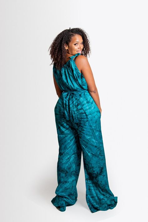 Beautiful and Elegant Jumpsuit in Satin Tie and Dye Fabric. Suitable for Beautiful Days. Size: Loose Fit Ethnic Jumpsuit, Loose Fit Jumpsuit, Ankara Jumpsuit, Jumpsuit With Belt, Elegant Jumpsuit, Beautiful Days, Dye Fabric, Jumpsuit Elegant, Tie And Dye