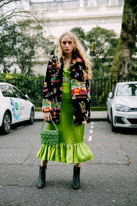 Artsy Street Style, Maximalism Fashion, Eccentric Fashion, Eclectic Fashion Style, Maximalist Fashion, Winter Florals, Romantic Dresses, Wishlist 2024, 2020 Runway