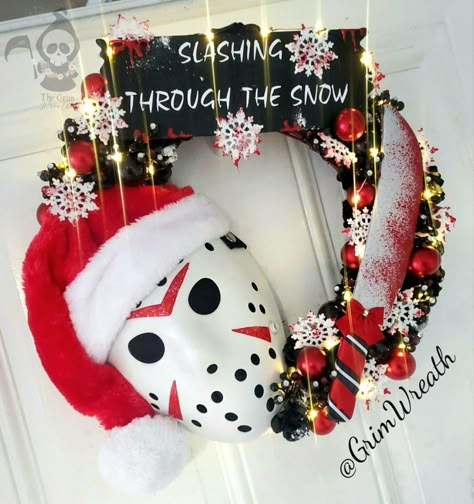 Black Christmas Decorations, Horror Christmas, Candy Decorations Diy, Christmas Hand Painted, Christmas Tree Inspo, Scary Christmas, Christmas Horror, Christmas Decorations Diy Crafts, Holiday Wreaths Diy