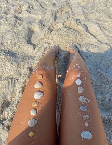 Girls Beach Trip, Beachy Girl, Beach Girl Aesthetic, Beach Instagram Pictures, Florida Girl, Summer Goals, Summer Feeling, Summer Dream, Summer Photos