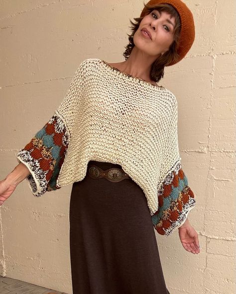 Nam:Nala | Acabo esta “MalvaRosa Fever” con uno de mis patrones favoritos esta temporada: el Poncho Vindra 🫶🏼 Ya disponible en la tienda #online… | Instagram Poncho Pullover, Tutorial Crochet, April 20, Crochet Tutorial, Ponchos, Link In Bio, Cardigans, Yarn, Wool