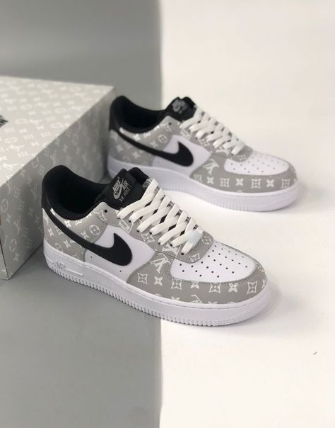 Hype Shoes Street Styles, Louis Vuitton Shoes Women, Luxurious Shoes, Shoes Women Sneakers, Custom Nike Air Force 1, Nike Custom, Custom Nike Air Force, Air Force Shoes, Nike Shoes Jordans