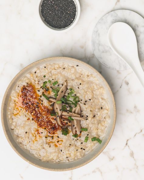 Korean Juk (죽) with Brown Rice and Shiitake Mushrooms (Congee) - girl meets radish Rice Porridge Breakfast, Juk Recipe, Cooking With Ginger, Rice Congee, Porridge Breakfast, Black Sesame Paste, Sesame Paste, Japanese Bread, Adzuki Beans