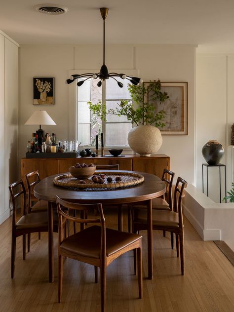 Every One of Stylist Scott Horne's Bowls, Baskets, and Spoons Has a Spot in His Silver Lake, Los Angeles, Home The Dining Room, Dining Room Inspiration, Home Design Decor, Dream House Decor, Dining Room Design, Interior Inspo, Dream Home Design, Room Table, 인테리어 디자인