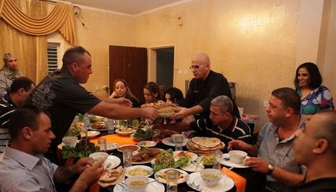 Most Families in Egypt gather in certain occasions like: Feasts, weddings, and in the holy month of Ramadan. They like to gather to break their fast and have “Iftar” with their family and extended ones. Egyptian Foods, Egypt Food, Egyptian People, Egypt Resorts, Verbal Communication, Egypt Culture, Month Of Ramadan, Egyptian Food, Etiquette And Manners