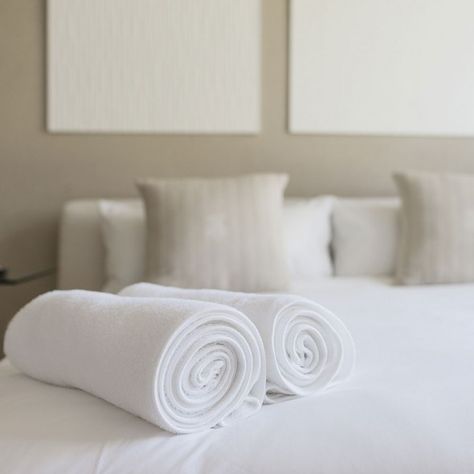 5 tips from a top hotel on how to wash your whites - Good Housekeeping