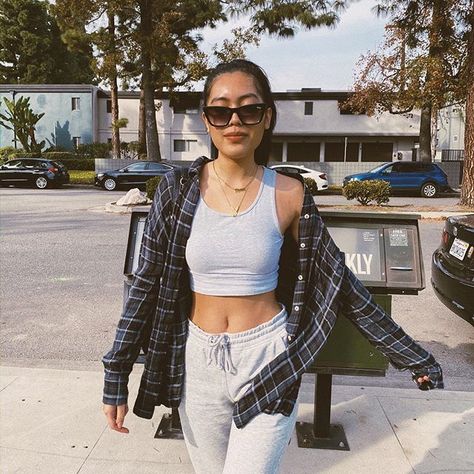 Asia De'Toles (@asiamayy) • Instagram photos and videos Sweatpants Flannel Outfit, Flannel Sweatpants Outfit, Flannel And Sweatpants Outfit, Sweatpants And Flannel, Lounge Sweatpants, Flannel Outfits, Sweatpants Outfit, Character Design, Sweatpants