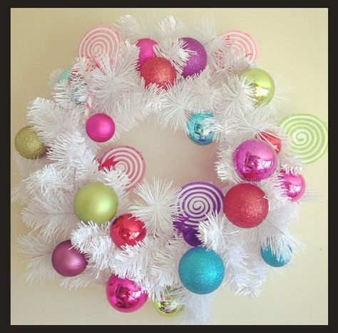 kandeej.com: How to Make this Candy Land Christmas Wreath... Christmas Wreath Craft, White Christmas Wreath, Wreath Candy, Candyland Birthday, Christmas Mesh Wreaths, Candy Theme, Candy Decorations, Candy Christmas, Xmas Wreaths