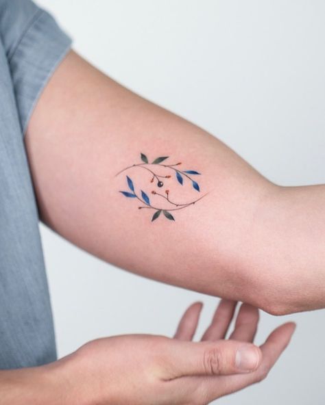 Cute Tattoo Ideas, Rib Tattoos For Guys, Tato Minimal, Small Shoulder Tattoos, Cute Tattoo, Sharpie Tattoos, Scary Tattoos, Look Attractive, Followers On Instagram