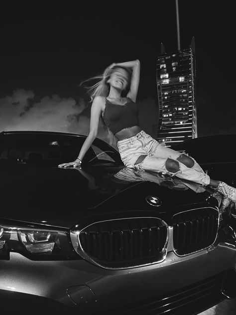 New Car Photo, Foto Cars, Classic Car Photoshoot, Bmw Girl, Car Poses, Photoshoot Themes, Model Poses Photography, Foto Poses, Best Photo Poses