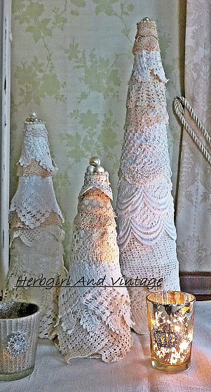 Lace Christmas Trees - a use for all the lace I've collected and had no idea what to do with it! Lace Christmas Tree, Christmas Cones, Lace Trees, Shabby Christmas, Fabric Christmas Trees, How To Make Christmas Tree, Cone Christmas Trees, Lace Crafts, Shabby Chic Christmas