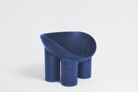 Roly Poly Chair / Indigo Roly Poly Chair, Minimal Chairs, Poly Chair, Animal Chair, Faye Toogood, Product Inspiration, Club Lounge, Easy Chairs, Design Chair