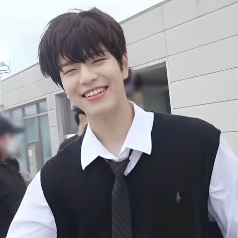 minnie sklboy icon , #seungmin Baby Seungmin, I Love You Puppy, Smile Icon, Baby Minnie, Kim Seungmin, Pretty Smile, Skz In Cute, Stray Kids Seungmin, Little Puppies