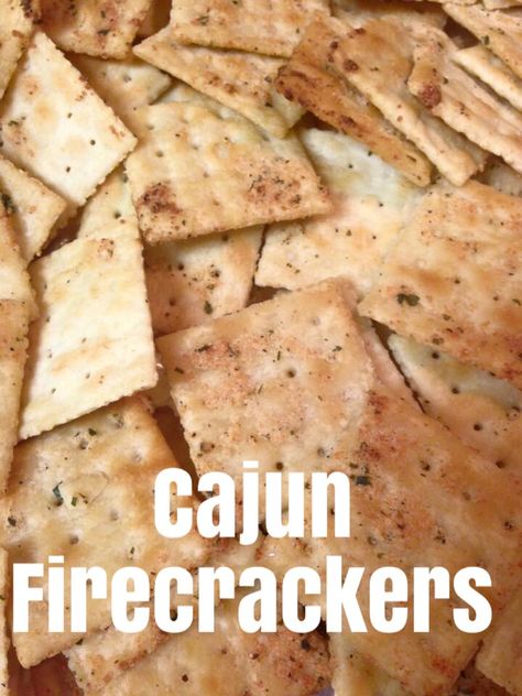 Cajun Crackers Recipe, Spicy Crackers Recipe, Firecracker Crackers, Fire Crackers Recipe, Spicy California Roll, Spicy Crackers, Fire Crackers, Soda Crackers, Louisiana Cuisine