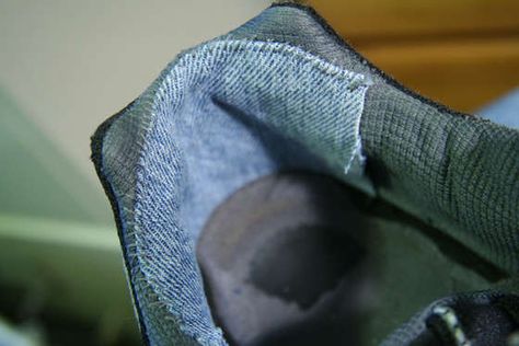 Fix your shoes so they last longer. This one comes in handy. Upcycle Shoes, Shoe Hacks, Heel Repair, Diy Sneakers, Shoes Hack, Repair Clothes, Inside Shoes, Shoe Repair, Trainer Heels