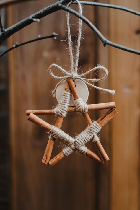 Cinnamon Stick Crafts: Easy Christmas Star Ornaments Cinnamon Stick Crafts, Cabin Ornaments, Cinnamon Stick Ornaments, Dried Orange Ornaments, Stick Stars, Cinnamon Sticks Ornaments, Christmas Star Ornaments, Cardinal Tree, Stick Ornaments