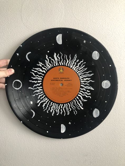 Record Painting Ideas, Vinyl Record Painting, Art Cd, Vinyl Record Art Ideas, Painted Records, Vinyl Record Crafts, Vinyl Paintings, Painted Vinyl Records, Record Wall Art