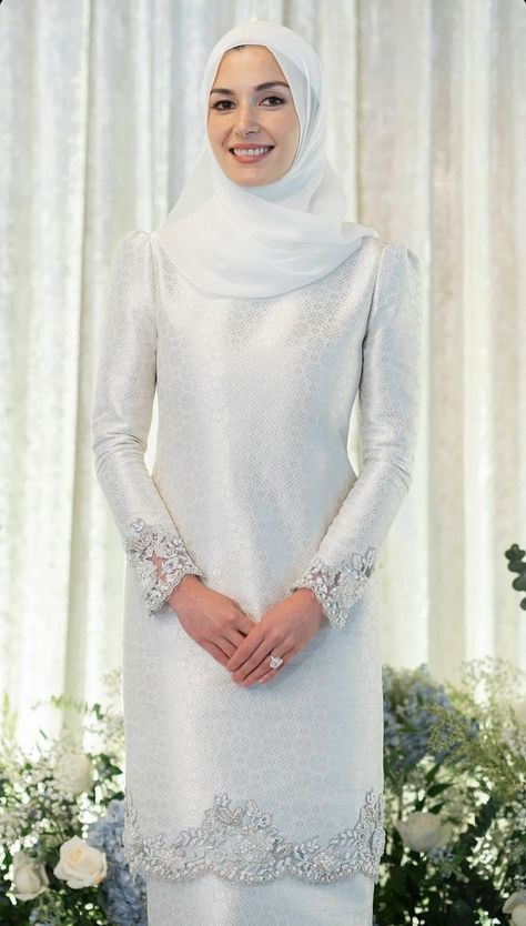 Brunei Royal Wedding, Prince Abdul Mateen, Abdul Mateen, Nikah Outfit, White Lace Gown, Nikah Dress, Wedding Dress Outfit, Engagement Ideas, Royal Engagement