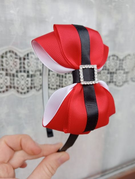 Diy Christmas Hair Accessories, Christmas Hair Bows Diy, Christmas Hairbow, Christmas Headband Diy, Diy Wreath Bow, Girls Hair Bows Diy, Crochet Ornament Patterns, Diy Hair Accessories Ribbon, Christmas Hair Accessories