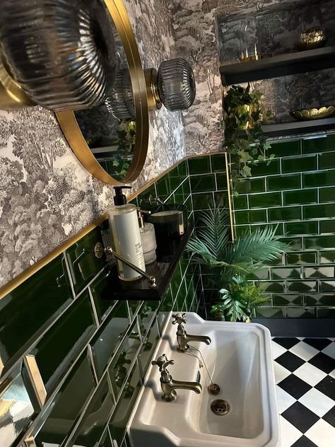 Half Tiled Bathroom Ideas, Victorian Bathroom Tiles, Cottage Photos, Green Tile Bathroom, Green Bathroom Decor, Relaxing Bathroom, Swedish Cottage, Beautiful Bathroom Designs, Bathroom Retreat