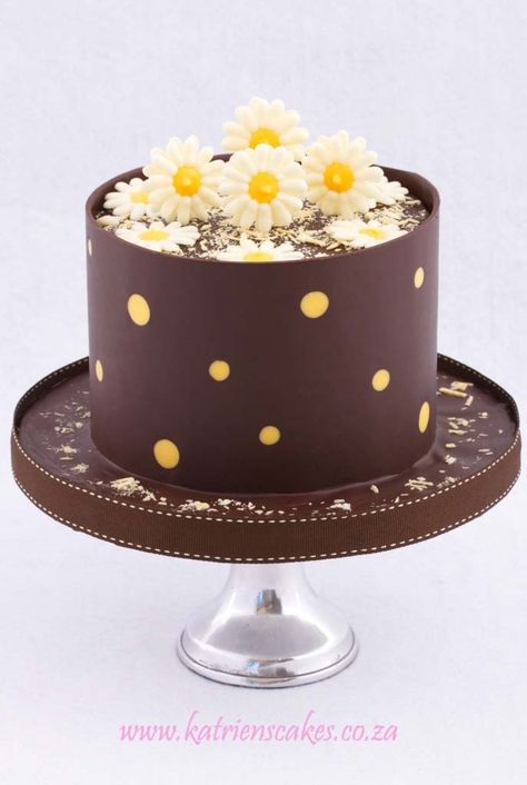 Choc Cake, Chocolate Ideas, Buttercream Filling, Chocolate Cake Decoration, Fairy Cakes, Chocolate Wedding Cake, Birthday Cake Chocolate, Chocolate Cakes, Little Cakes