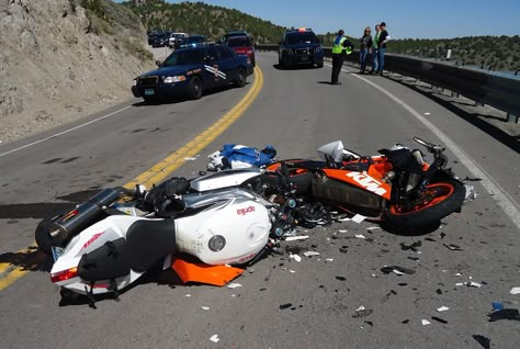 Drivers' limited capacity to process the myriad details they absorb could explain why they sometimes fail to avoid crashes with motorcycles. #Motorcycles #HumanFactors #Ergonomics Munchausen By Proxy, Motorcycle Accidents, Bike Accident, False Advertising, Funny Motorcycle, Motorcycle Safety, Past Simple, Employee Wellness, Bmw Motorcycle