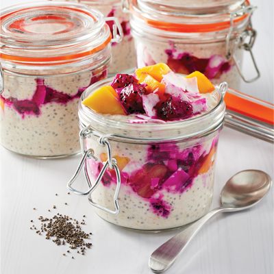 Dragon Fruit Overnight Oats, Fruit Overnight Oats, Allergy Recipes, Oat Recipes, Almond Yogurt, Oat Recipes Healthy, Fruit Du Dragon, Clean Eating Breakfast, Quick Oats