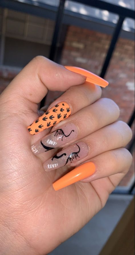 Nail Ideas Dinosaur, Dinasour Nails Acrylic, T Rex Nails, Dinosaur Themed Nails, Jurassic Park Nails Designs, Dinasour Nail Designs, Jurrasic Park Nails, Dinosaur Nail Designs, Dinosaur Acrylic Nails