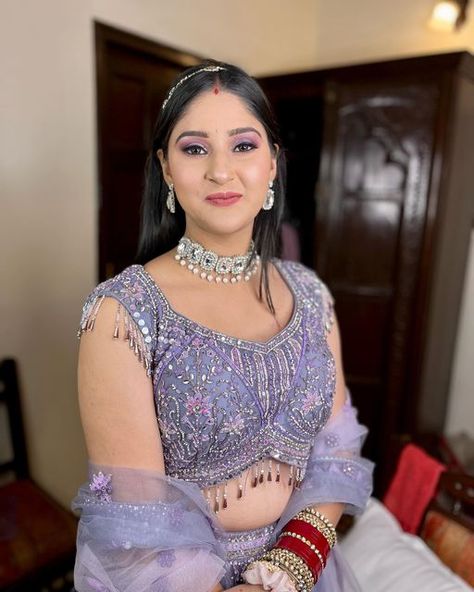 Lavender Lehenga Jewellery, Makeup For Lilac Dress, Makeup For Lavender Dress, Lavender Colour Dress, Lavender Colour, Party Makeup Looks, Dresses Traditional, Best Friend Wedding, Indian Dresses Traditional