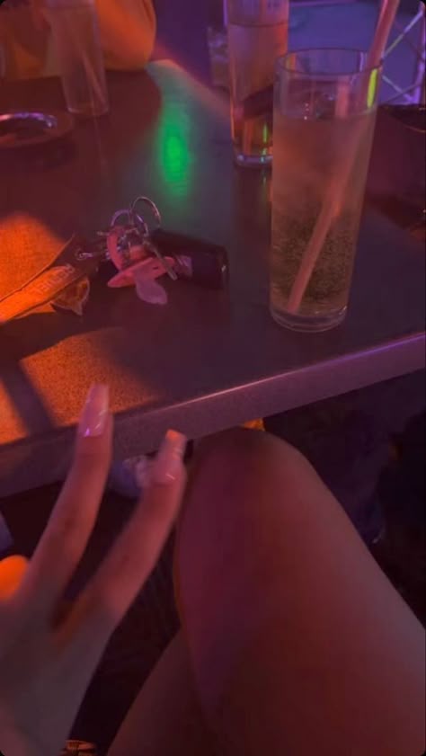 Spam Idea, Party Night Club Aesthetic, Night Club Aesthetic, Modele Fitness, Party Night Club, Fake Insta, Clubbing Aesthetic, Alcohol Aesthetic, Fake Account