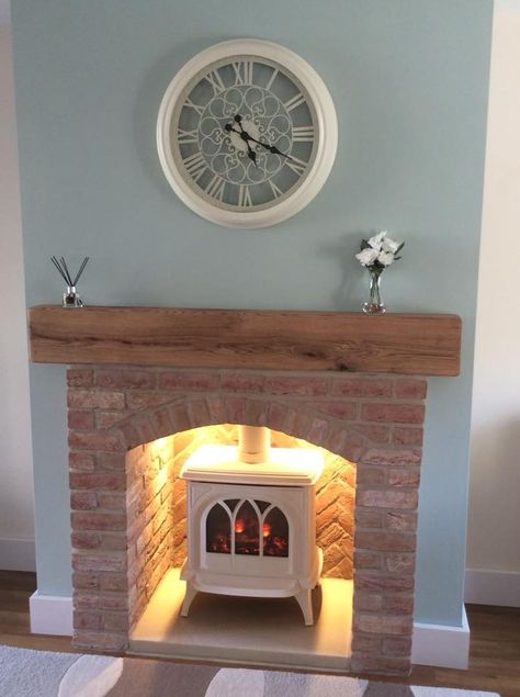 Built In Combustion Fireplace, Kitchen Woodburner, Kitchen Fireplace Ideas, Tiny Sitting Room Ideas, Snug Rooms, Open Fireplace Ideas, Stove Fireplace Ideas, Empty Fireplace Ideas, Alcove Ideas Living Room