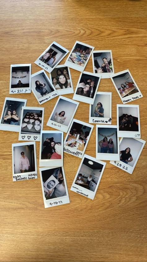 Polaroid With Friends Aesthetic, Roommate Picture Ideas, Living With Roommates Aesthetic, Aesthetic Polaroid Pictures Ideas, Roomates Aesthetics, Roommate Aesthetic, Roommates Aesthetic, Roommate Dorm, Uni House