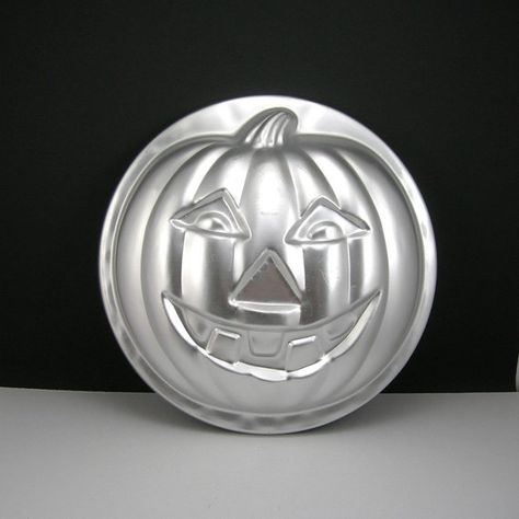 Halloween Jack O Lantern Aluminum Cake Pan Mold, Vintage 1975 Wilton, Made in Hong Kong, Pumpkin Cake Pan, Vintage Kitchen, Crafting Jack O Lantern Cake, Pumpkin Shaped Cake, Halloween Themed Desserts, Vintage Cake Pans, Halloween Pumpkin Cake, Wilton Cake Pans, Pan Kitchen, Halloween Baking, Wilton Cakes