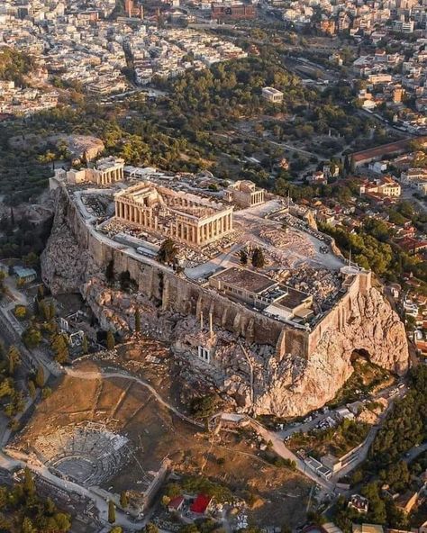 Greece Tourism, Cavo Tagoo Mykonos, Acropolis Of Athens, Athens Acropolis, The Acropolis, Empire Romain, Ancient Greek Architecture, Acropolis, Ancient Ruins