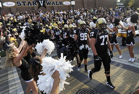 Vanderbilt Star Walk. Vanderbilt Football, Cheer Aesthetic, Vanderbilt Commodores, Vanderbilt University, The Division, Down South, Greek Life, College Life, Game On