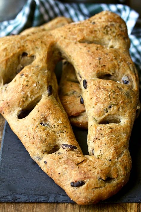 Karen's Kitchen Stories: Fougasse with Olives and Rosemary (Provençal Bread... Fougasse Bread, Easy French Bread, Easy French Bread Recipe, Homemade French Bread, French Bread Recipe, Breaking Bread, Baking Stone, Cross Buns, Food And Recipes