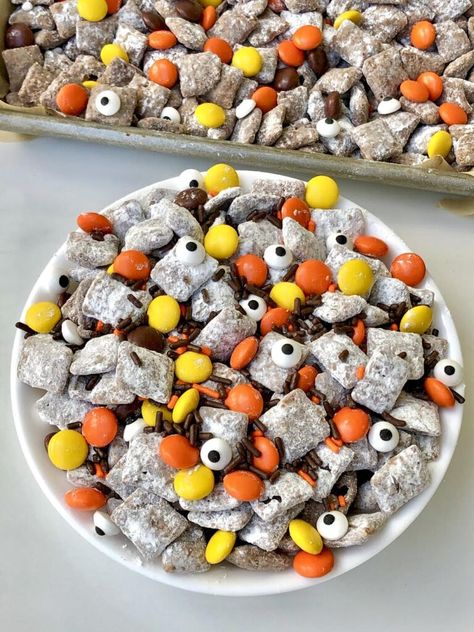 Muddy Buddy Halloween Recipe, Spooky Puppy Chow, Halloween Muddy Buddies Puppy Chow, Halloween Puppy Chow Chex Mix Recipe, Monster Mix Snack, Halloween Muddy Buddy Recipe, Gluten Free Muddy Buddies, Halloween Chow, Halloween Muddy Buddies