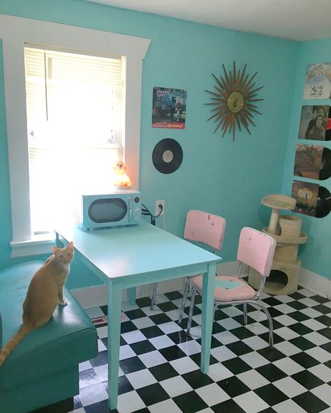 Rockabilly Kitchen, Retro Kitchen Remodel, 1950 American Diner, Retro House, Checkerboard Floor, American Diner, Small Space Organization, Mini Kitchen, My Darling